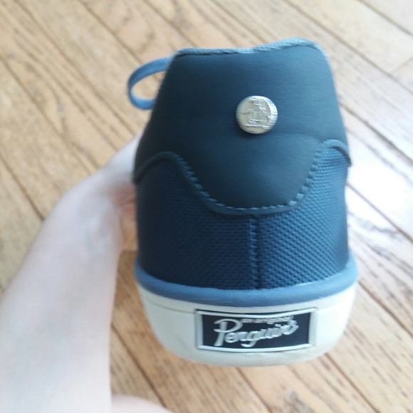 SOLD! LIKE NEW mens penguin sneakers - Picture 4 of 7